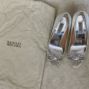 Badgley Mischka White Dress Satin Pumps